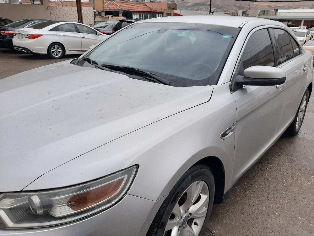 Ford Taurus